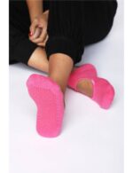 pilates girl ballet pilates grips ocks in black