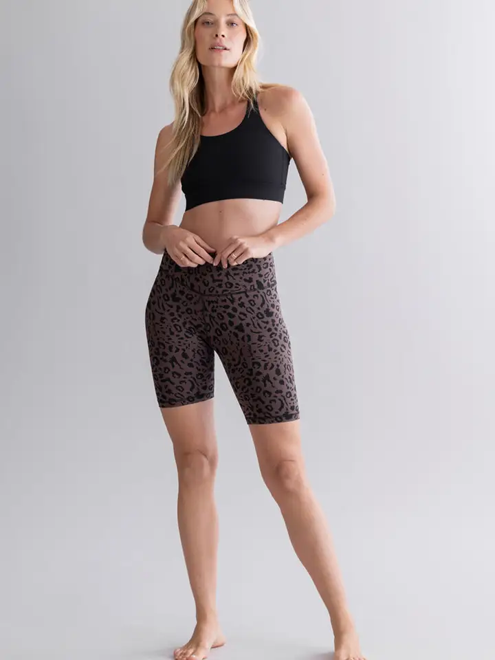 biker shorts leo soft brown