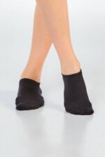 pilates girl ballet pilates grips ocks in black