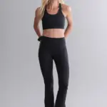 leggings mit hohem bund und ausgestelltem bein, schwarz