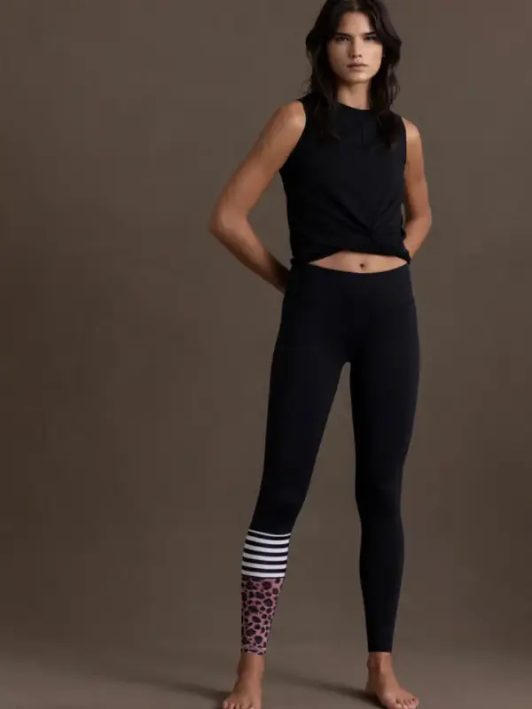 schwarzes crop top