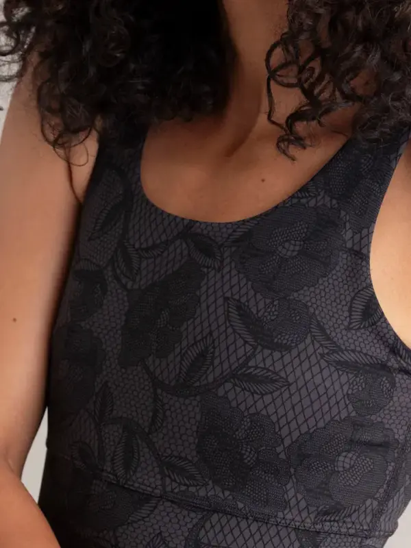 bustier aus dunkler spitze