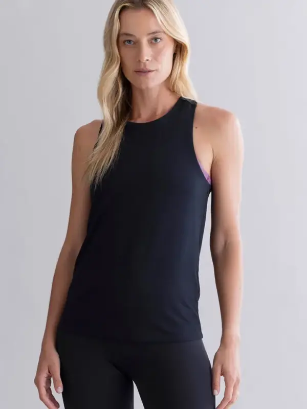 schwarzes tanktop mit aktiv funktion