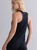 schwarzes tanktop mit aktiv funktion